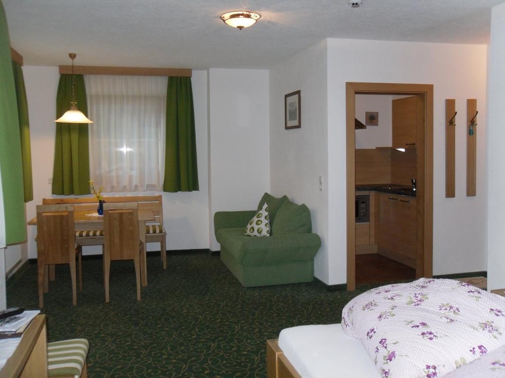 Jenneweinhof Hotel Tux Bilik gambar