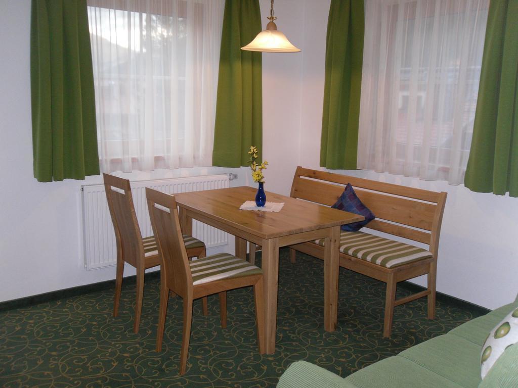 Jenneweinhof Hotel Tux Bilik gambar